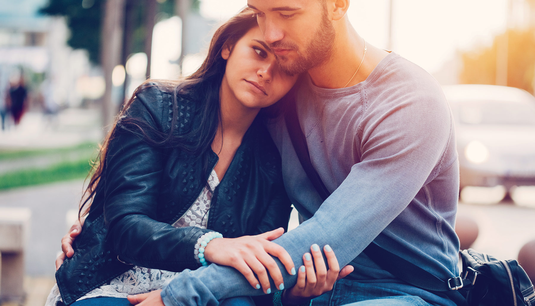 ¿VALE LA PENA UN AMOR SI MI FAMILIA LO RECHAZA?