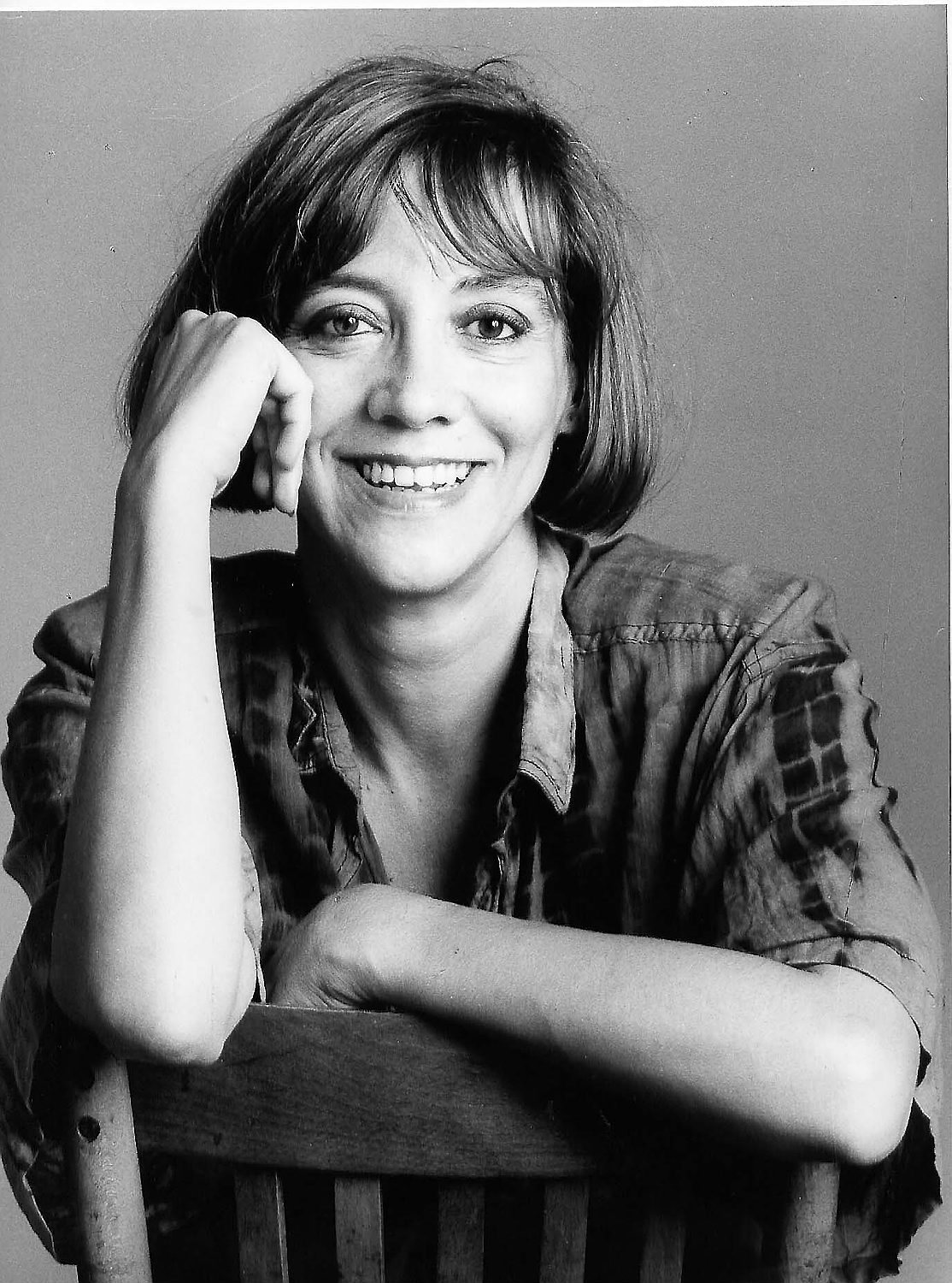 Dime que me quieres, aunque sea mentira.  