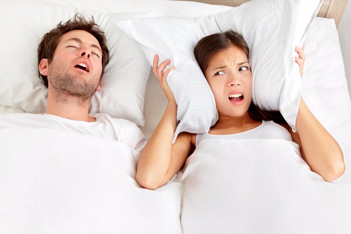 EL DOCTOR DICE QUE FALLO EN LA CAMA PORQUE RONCO